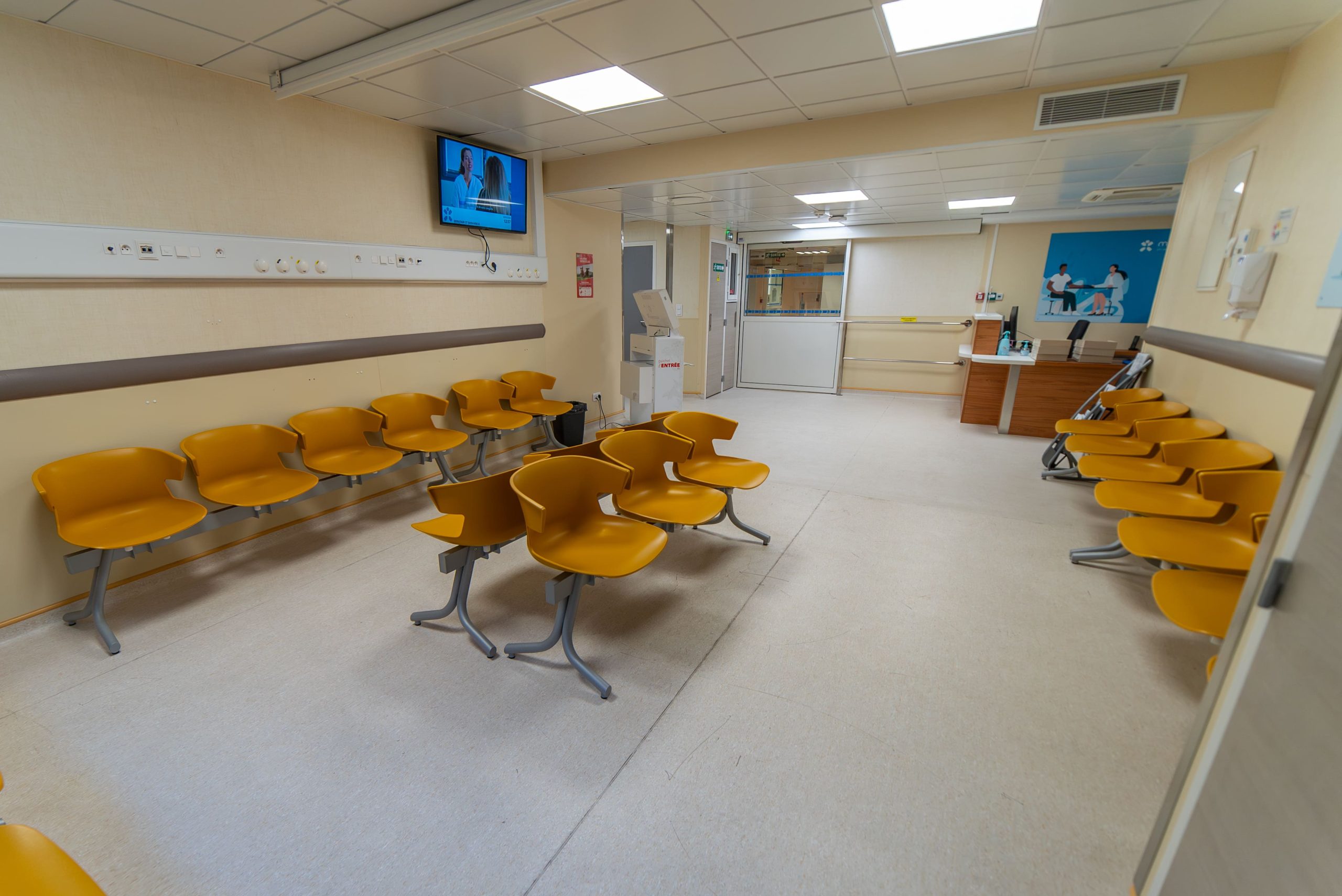 pole-sante-saint-laurent-salle-attente
